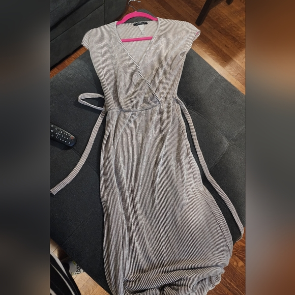 Textured Dress - Picture 6 of 6